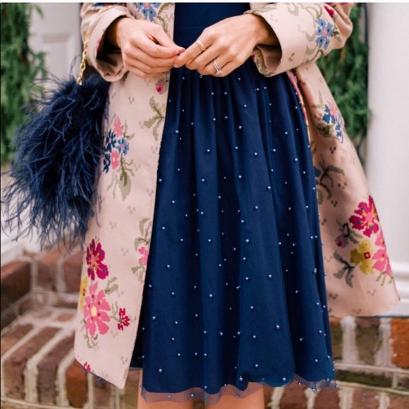 Gal meets Glam Delores pearl mesh and crepe dress - Picture 3 of 7